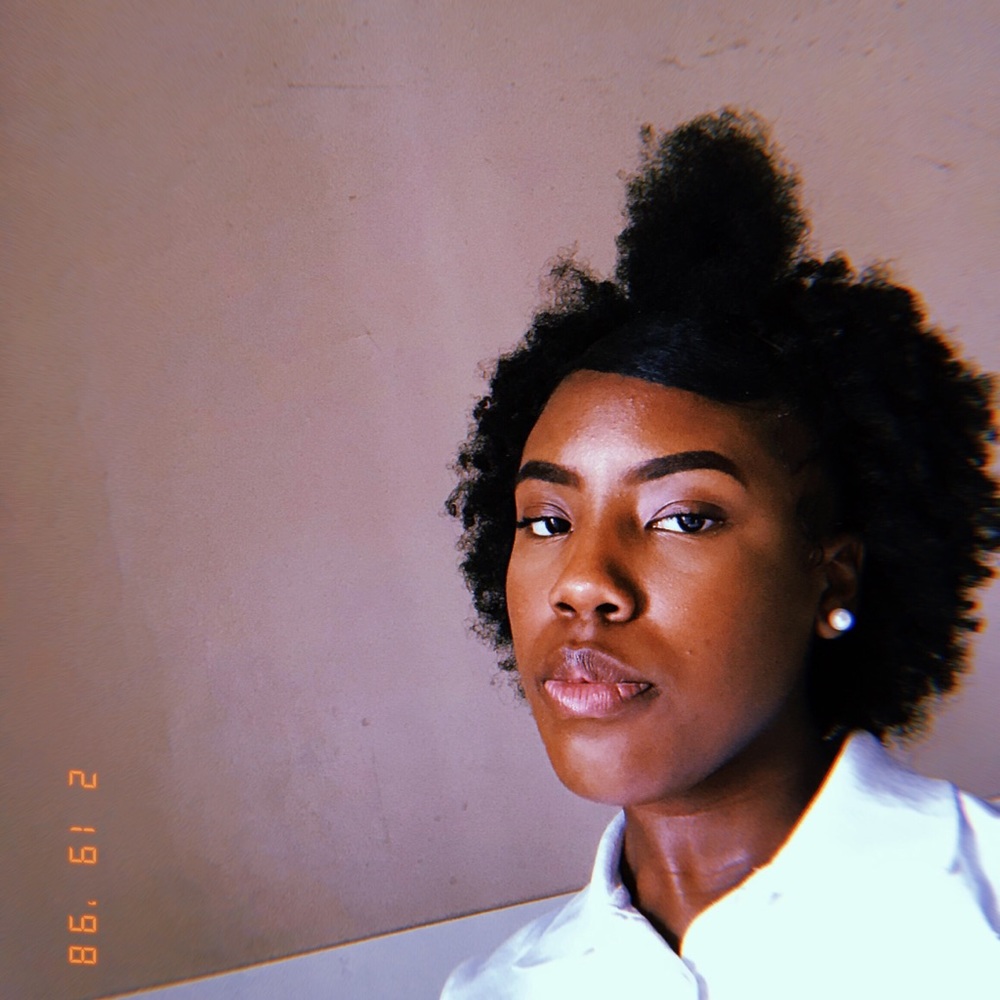 Meet your Posher, Akiya